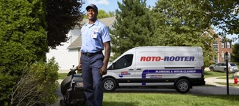 A Roto-Rooter emergency plumber in Dallas provides service to a home in the Metroplex