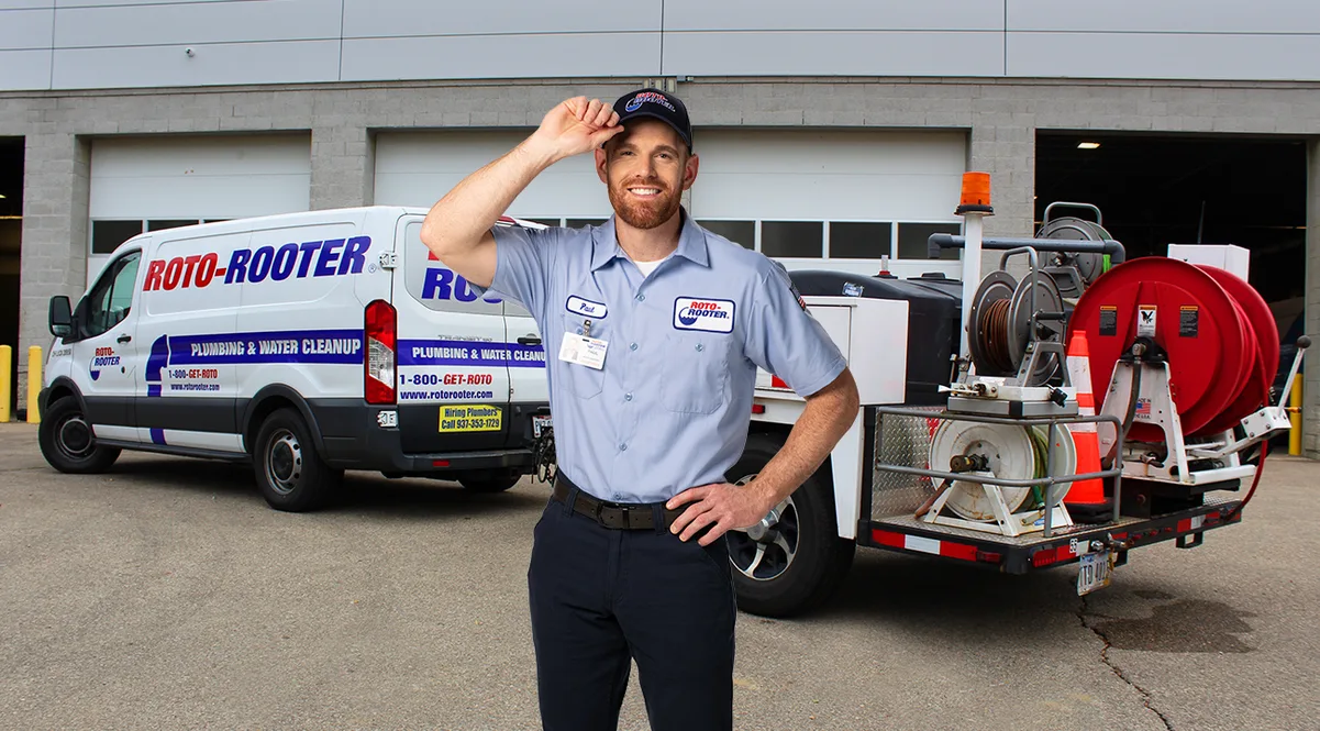 is-cincinnati-commercial-plumbing-jetting-tech-2-1201x665-52d8f03.webp